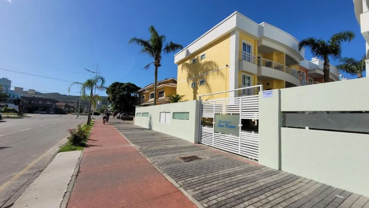 B910 - Apto P/05 Pessoas C/ Piscina Perto Da Praia Apartment Bombinhas